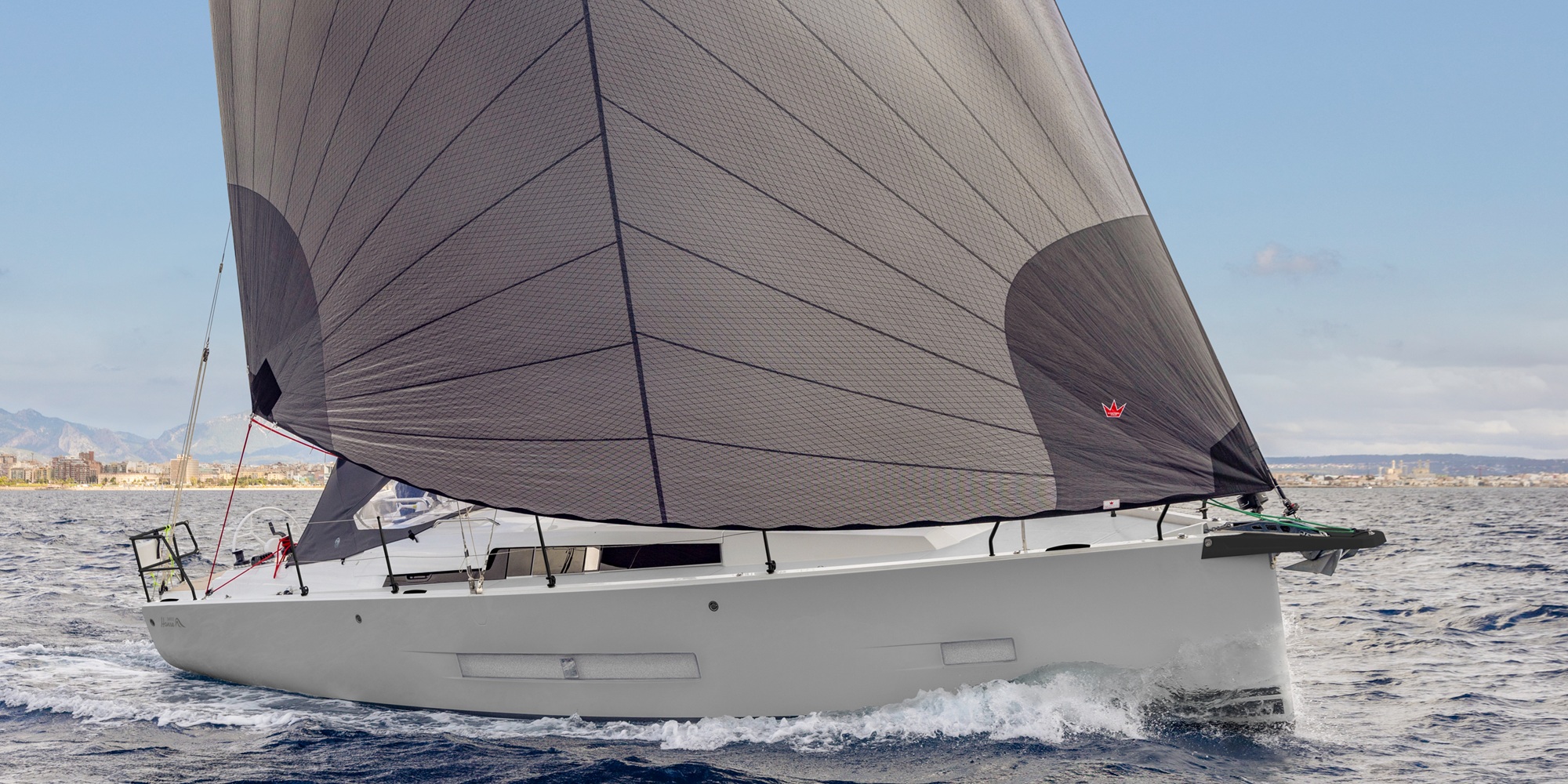 Elegant by nature - The Hanse 360 ST
